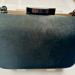 ✨ Forever 21 Black Hard-Case Clutch – New, Long Chain, 2010s, Minimalist-NWT